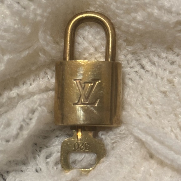 Louis  Vuitton Lock & Key #322 Necklace - Picture 2 of 13